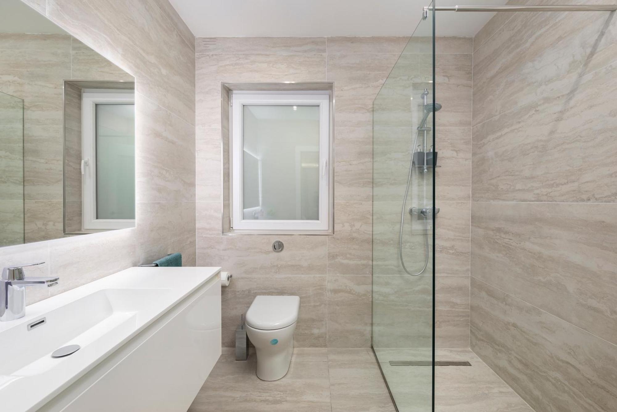 Апартаменты Chic, Modernized Maisonette - Close To Tigne Point, & Saint Julian's